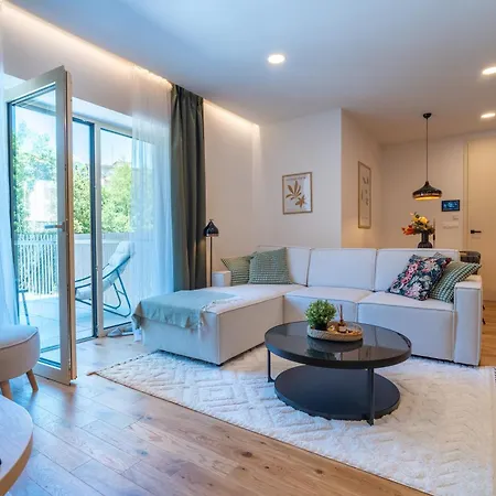 Panorama Vesna - Vas Horsky Domov * Wysokie Tatry